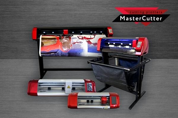 Рулонные режущие плоттеры под собственной торговой маркой MasterCutter начала ГК «РУССКОМ». 
