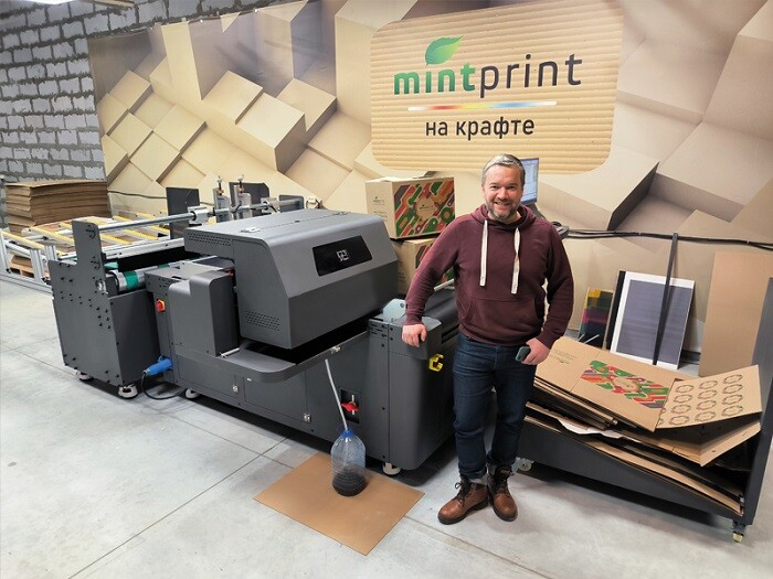 Инженеры ГК «РУССКОМ» инсталлировали на производстве типографии «Минт Принт» 